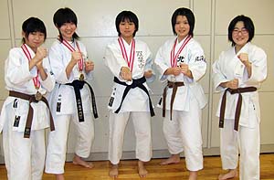 強いぞ小樽の女子中学生 ５選手が空手全国大会に