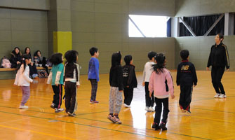 跳び箱6段に挑戦! こども体操教室