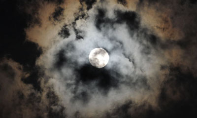 0927fullmoon1.jpg