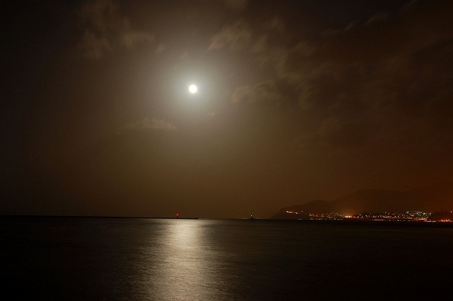 0321moon1.JPG